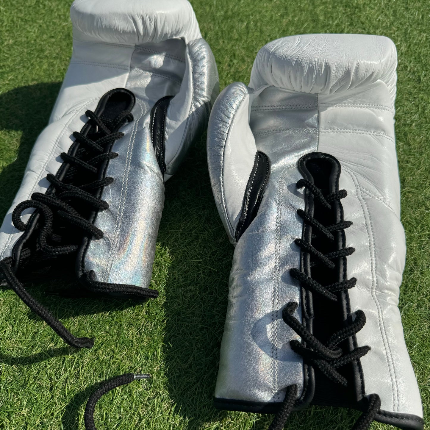 HOLO SILVER & WHITE | PRO ELITE GLOVES 100% LEATHER