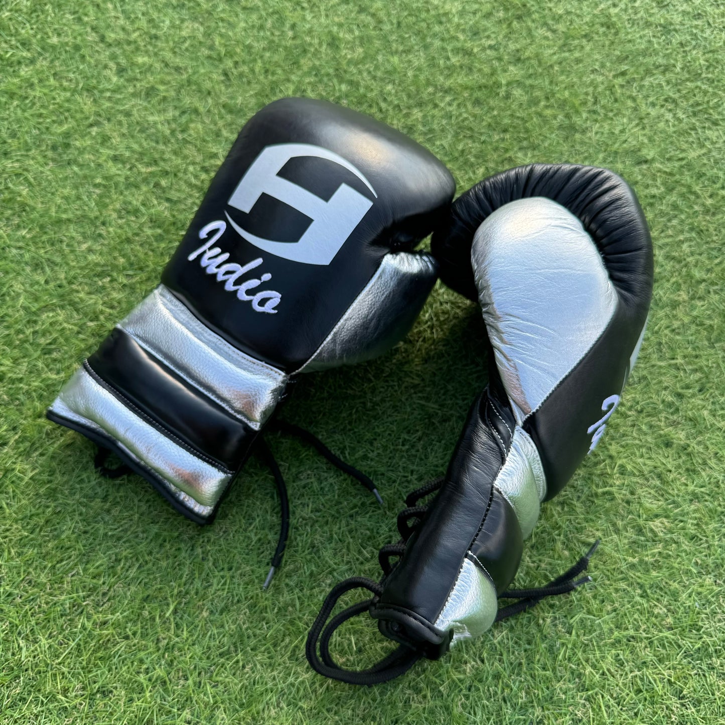 BLACK & SILVER | BOXING  GLOVES 100% LEATHER