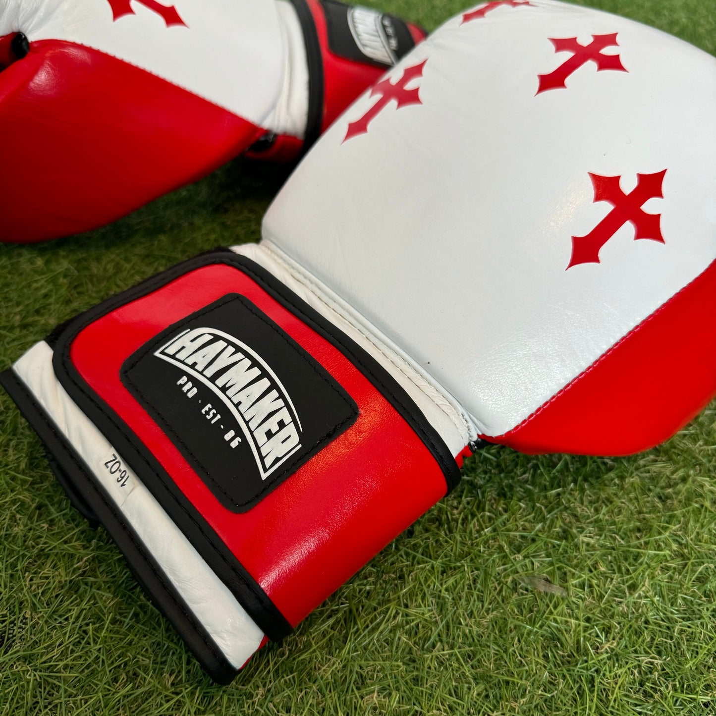 HM CRUCIFIX RED & WHITE |  GLOVES 100% LEATHER