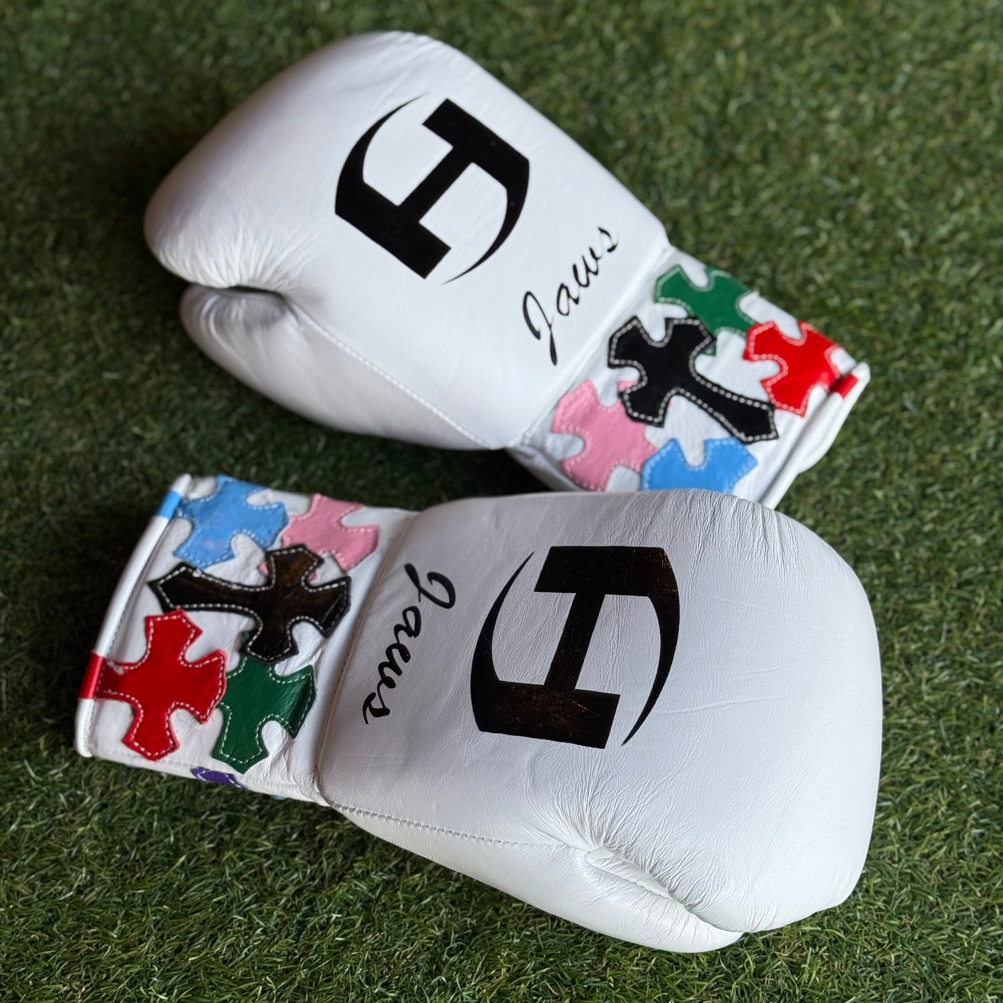 CRUCIFIX WHT | PRO ELITE GLOVES 100% LEATHER